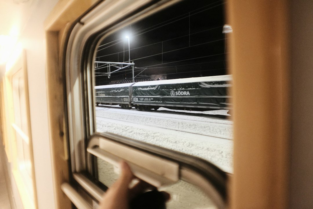 Travailler en train de nuit : le guide du nomade digital qui dort en roulant